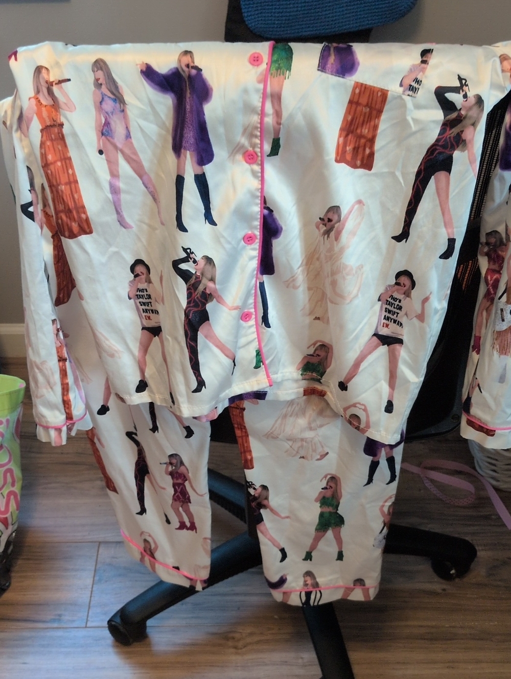 TAYLOR SWIFT Satin Pajama Set  Little Girls Size Large